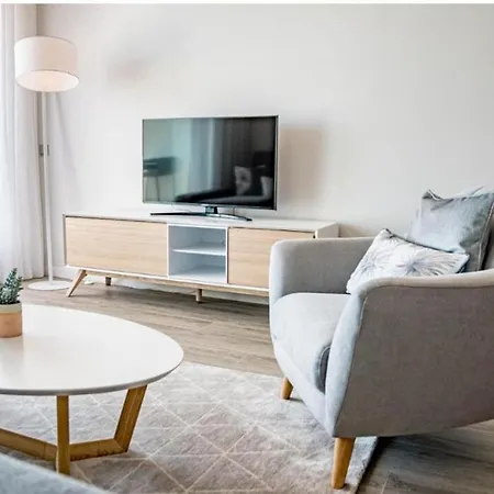 Deluxe In 3 Bedrooms Apartamento Estepona